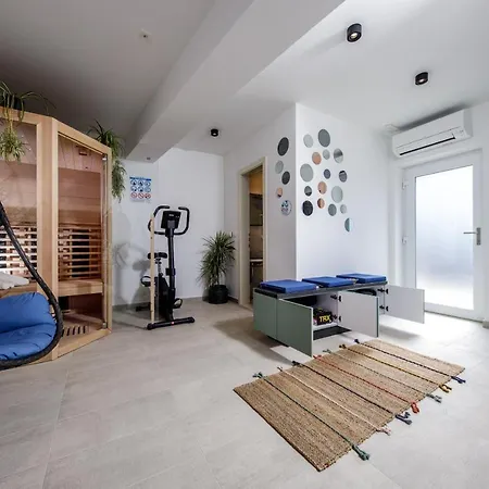 Oranz Villa *
