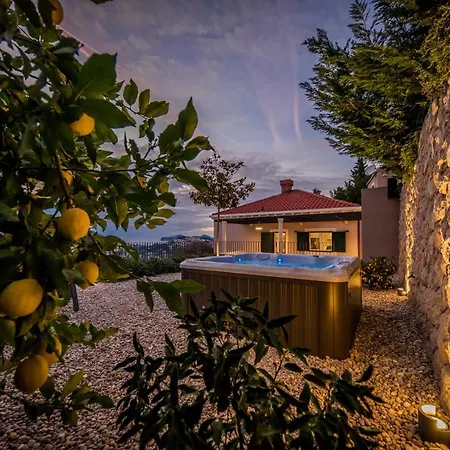 Villa Oranz