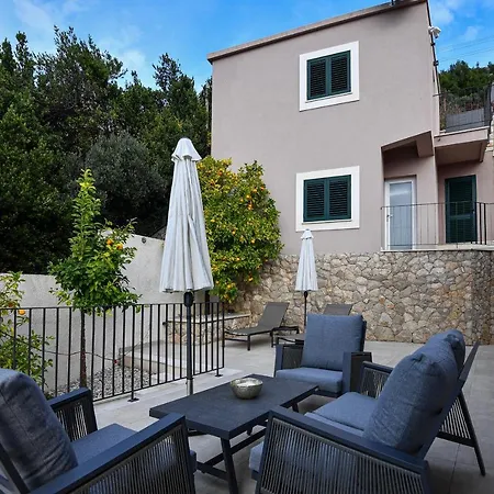 Villa Oranz *
